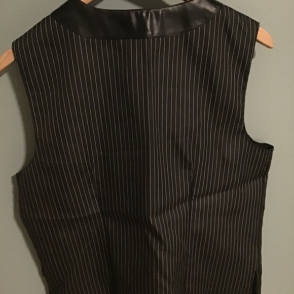 Men’s White Pinstripe Vest. Mob. - Picture 4 of 4